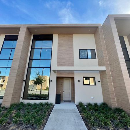 Luxury Home In Orlando With Private Hot Tub - 7 Min From Disney Parks - 3 Bedrooms And 4 Bathrooms! Zewnętrze zdjęcie