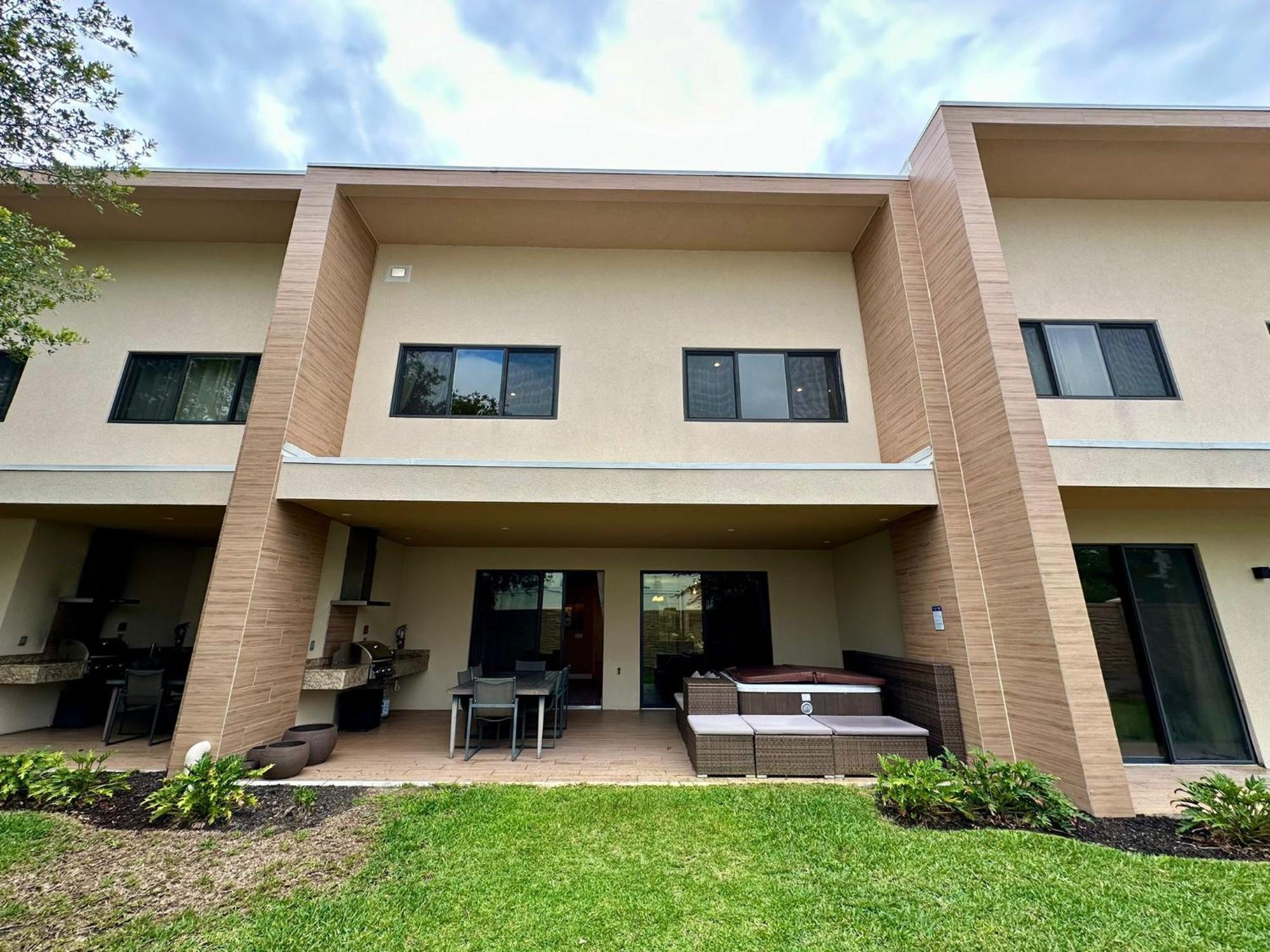 Luxury Home In Orlando With Private Hot Tub - 7 Min From Disney Parks - 3 Bedrooms And 4 Bathrooms! Zewnętrze zdjęcie