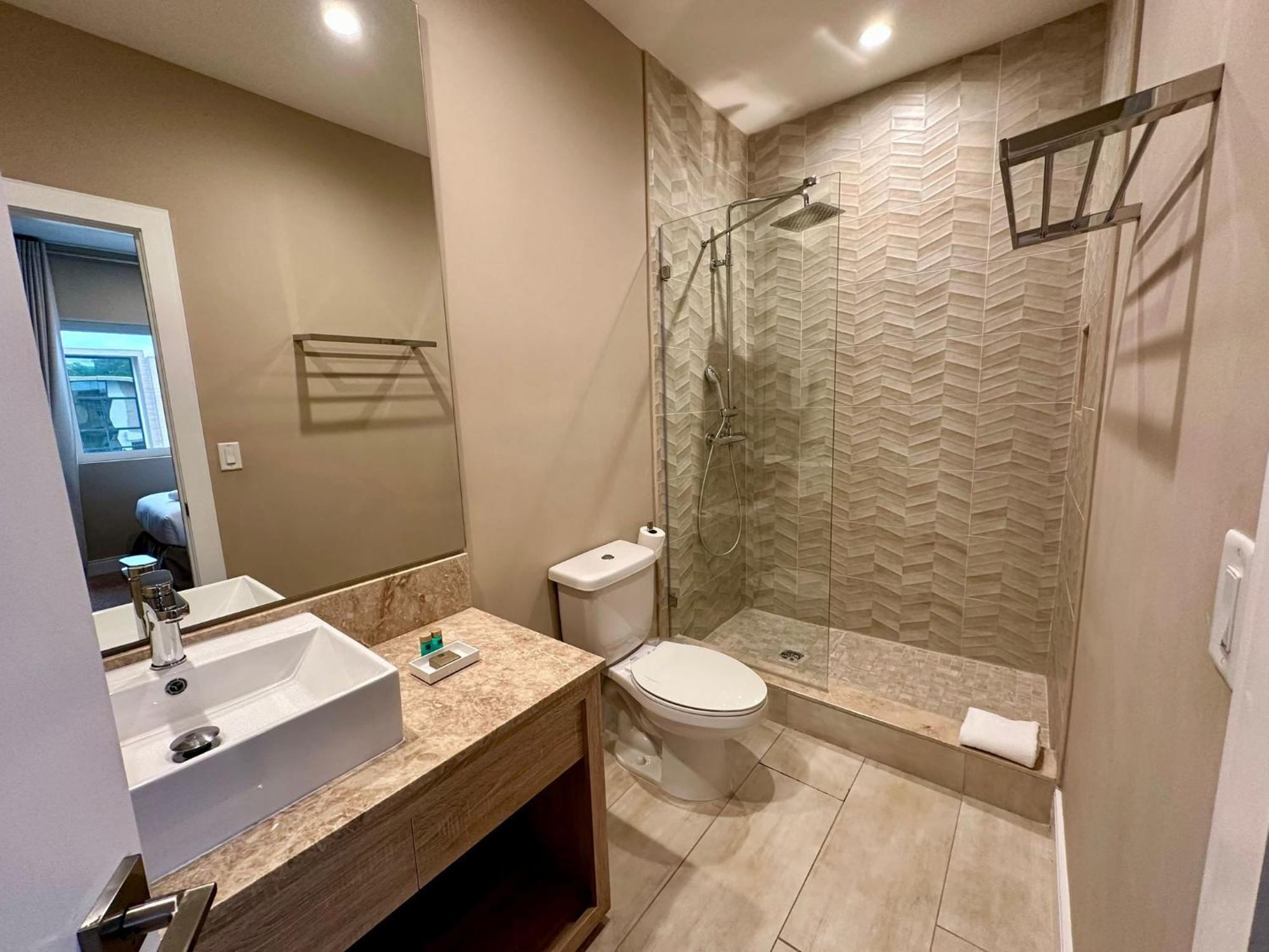 Luxury Home In Orlando With Private Hot Tub - 7 Min From Disney Parks - 3 Bedrooms And 4 Bathrooms! Zewnętrze zdjęcie